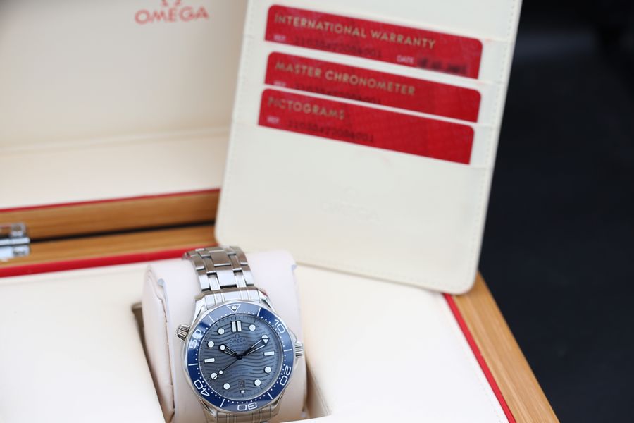 Omega Seamaster Diver 300m 210.30.42.20.06.001